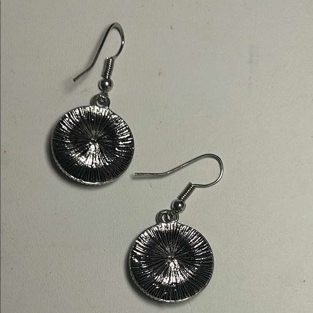 Elegant Silver and Blue Faceted Earrings - Picture 5 of 6